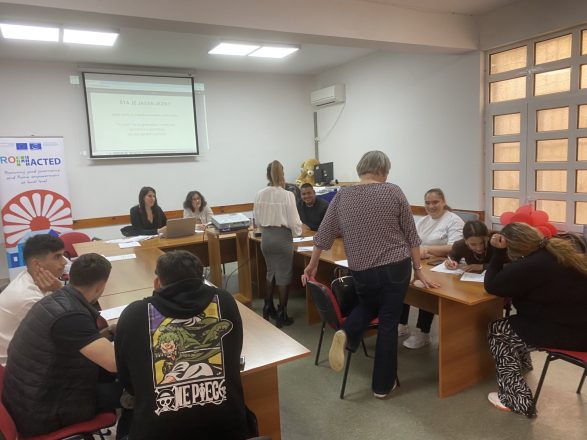 Održane radionice na temu ,,Pristupačna komunikacija” za pripadnike marginalizovanih grupa u okviru projekta ,,ACTIVE,,