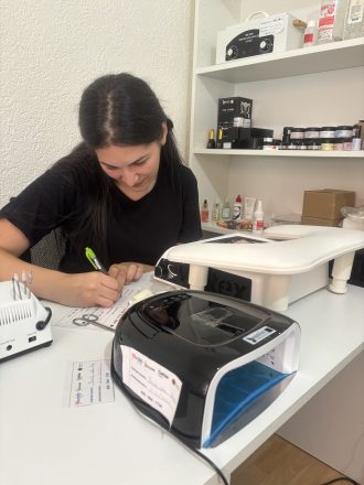 Održana posjeta dobitnici granta u Beranama u okviru projekta ,,Your Job ll”