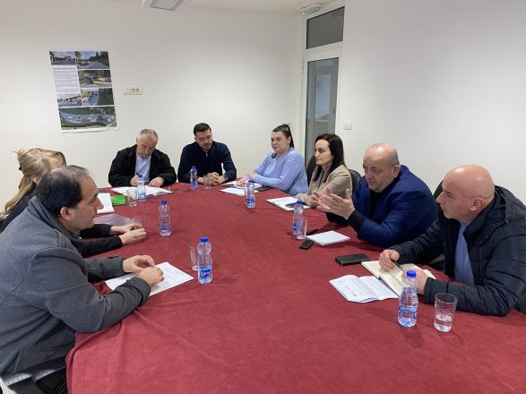 U okviru projekta „Čista voda u lokalnim zajednicama i mogućnosti zapošljavanja za žene u Crnoj Gori“ održan radni sastanak sa predstavnicima Opštine Petnjica