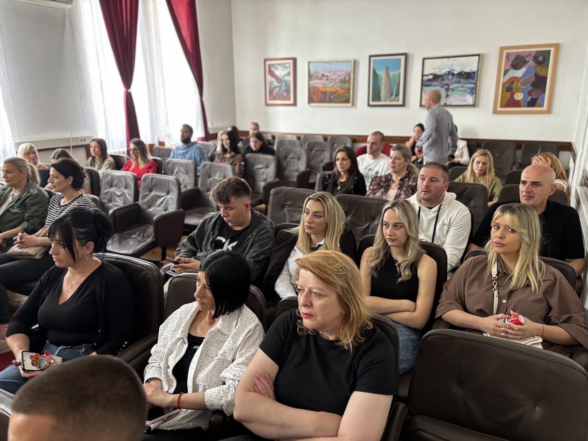 Potpisani su ugovori sa poslodavcima i pripravnicima